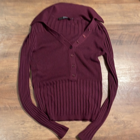 Cashmere dark red ribbed sweater v-neck top buttoned from Icône ( Simons ) - Picture 6 of 11